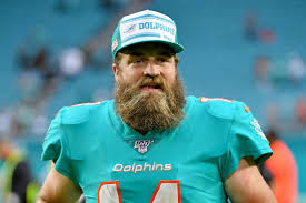 Fitzpatrick, in uniform before the team's first scrimmage, exited the field accompanied by coach brian flores upon receiving the news. Ryan Fitzpatrick Wants To Keep Playing The Phinsider