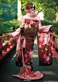 Gold Red Kimono Wasou Traditional Japanese Wedding Dress Keywords Weddings Jevelweddingplanning Follow Us Www Je Kimono Kimono Japones Kimono Tradicional