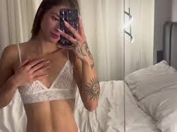 Rafaela Lima privacy masturbando sua bucetinha rosa - Xvideos Onlyfans  Gratis