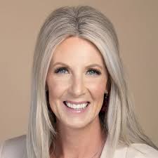 Heidi Novak's Instagram, Twitter & Facebook