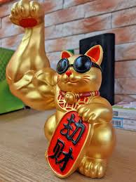 Über 4.500 baumaschinen sofort verfügbar. You Can Now Get A Super Jacked Waving Cat Statue Maneki Neko