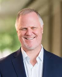 Kenneth Paddock's Instagram, Twitter & Facebook