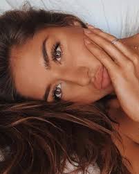 Girls with and without makeup. 300 Beauty Without Makeup Ideas Beauty Pretty People Pretty Face