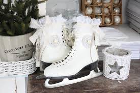 Weihnachtsdeko 2019 Das Sind Die Trends Schlittschuhe Weihnachtsdeko Weihnachten Dekoration