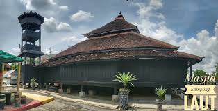 Senibina binaan masa lampau walaupun dari segi rekaannya agak terhad, mempunyai struktur yang mempunyai daya ketahanan yang sangat tinggi. 4 Masjid Cantik Di Sekitar Kota Bharu Bagi Mengaut Pahala 10 Malam Terakhir Ramadhan