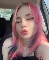 Heyaa my name is Jax and 23 , libraa find myself struggling with social  anxiety so making friends in person can be relatively difficult , ￼ I don't  want my snap over