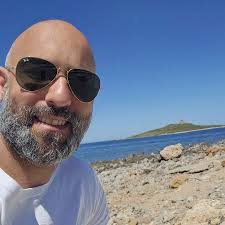 Salve a tutti vorrei montare il paramotore nella mia mt 700 potete aiutarmi  ??