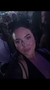 Robyn Mace's Instagram, Twitter & Facebook