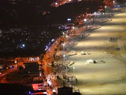 Translation of la nuit dans le in english. Eclairage De La Plage D Agadir La Nuit Positif Mais L Animation Doit Suivre Agadir Blog Par Michel Terrier