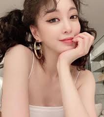 배우 한예슬이 배우 이제훈 닮은 꼴인 훈남 '남자친구'를 공개했다. ê°€ìž¥ ì‚¬ëž'í–ˆë˜ ê±´ ì „ ë‚¨ìžì¹œêµ¬ í•œì˜ˆìŠ¬ ì‚¬ëž'ìŠ¤ëŸ¬ìš´ ì¼ìƒ ê³µê°œ ì•„ì‹œì•„ê²½ì œ