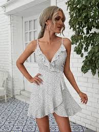 Wear the trend in this suede dress with a bodycon fit ,long sleeves and lace up bottom. Surplice Neck Ruffle Hem Dalmatian Cami Dress Shein Eur