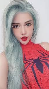 Jenny Chew's Instagram, Twitter & Facebook