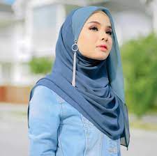 Tak perlu lilit sampai habis. 7 Cara Pakai Tudung Bawal Paling Glam Tahun 2020 Mataa