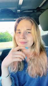 Hannah Weinstock's Instagram, Twitter & Facebook