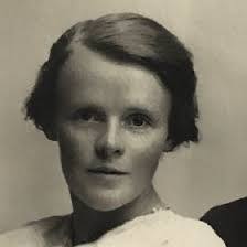 Hannah Battin's Instagram, Twitter & Facebook