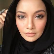 Actress and model izara aishah demonstrates six easy tips you need to a natural, radiant look with the help of tom ford beauty. Pin Di Makeup