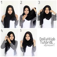 Hal ini bisa kalian lakukan dengan menyemprotkan sedikit ke tangan, lalu oleskan pada rambut dari bagian tengah ke ujung. Kumpulan Tutorial Hijab Modern Simple Khas Anak Remaja Masa Kini