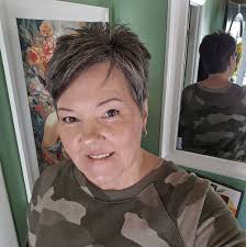 Who is the best hairstylist in the Wenatchee valley for someone with  thinned hair?