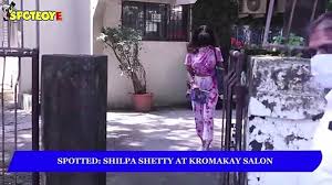 Spotted Shilpa Shetty At Kromakay Salon Spotboye Video Dailymotion #yamigautam #bollywoodnews #bollywoodupdates yami gautam snapped post salon session at at kromakay salon juhu taimur ali khan's grand birthday celebration | kareena kapoor, saif ali. spotted shilpa shetty at kromakay salon spotboye