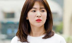 Kumpulan tips rambut dan gambar trend model gaya rambut pria, dan wanita terbaru, terkini, modern, mohak, emo, korea, pendek, panjang, tipis, keren, dan sesuai bentuk wajah, morrissey, hairstyle ariel noah, pemain sepak bola cristiano ronaldo, marco reus, neymar, david beckham. 23 Model Rambut Pendek Wanita Terbaru Buat Semua Bentuk Muka