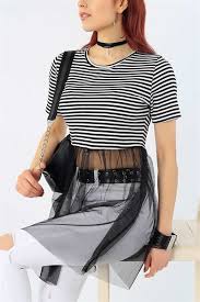 29 95 Tl Cizgili Siyah Etegi Tullu Tasarim Bluz 29876b Modamizbir 2020 Mankenler Moda Stilleri Ve Bluz