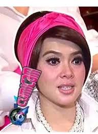 Model rambut inces Syahrini yg selalu viral dari rambut pendek,panjang  sampai berhijab selalu menjadi trend