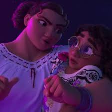 I absolutely adore Mirabel and Luisa's bond in the movie!