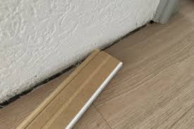 Wenn sie wirklich laminatboden verlegen wollen und keine probleme haben, dann ist der beste tipp, den sie befolgen können, sich einen plan oder eine anleitung zu besorgen, bevor sie. Schimmel Unter Laminat Erkennen Und Entfernen So Geht S