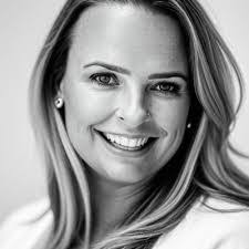 Lisa Steelman's Instagram, Twitter & Facebook