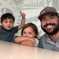 I need help settling a debate. Earlier today I made the "I'm watching  you"-gesture to my oldest daughter, only for my husband to tell me I was  doing it wrong. I make