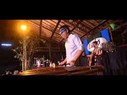 Dj angklung sunda 2920 mp3 & mp4 download lagu dj angklung sunda 2920 mp3 dapat kamu download secara gratis di lagu. Arumba Saung Angklung Udjo Youtube