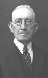 Colby Loomis's Instagram, Twitter & Facebook