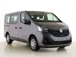 E grazie ai vantaggi renault 5 anni di assicurazione. Renault Trafic Business 9 Seater Minibus Hot Deals Loads Of Vans