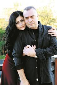 Mersin üniversitesi edebiyat fakültesi türk dili ve edebiyatı bölümünden mezun cevabını detaylı olarak ekleyeceğiz. Deniz Cakir Eskiya Dunyaya Hukumdar Olmaz Dizisinden Kovuldu Mu Magazin Haberleri Ntv