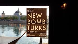 Explorez la ville comme jamais ! New Bomb Turks Live Ayers Rock Boat Lyon July 11 2017 Youtube
