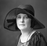 Betty Mary's Instagram, Twitter & Facebook