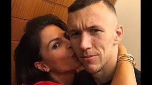 U ovim važnim danima, njegova mala obitelj zdušno ga podržava. Ivan Perisic Josipa Perisic Lovinge Couple Wedding Youtube