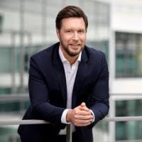 1500+ "Dume" profiles