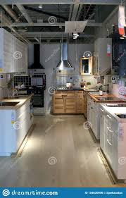 12 códigos descuento de ikea activos ✅ verificados en diciembre 2020 ✅ usa estos cupones o códigos y consigue 0 descuento » chollometro.com. Muebles De La Cocina En Venta En La Tienda De Ikea Diseno Interior Foto De Archivo Editorial Imagen De Ikea Tienda 154620908