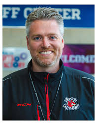 Living his best goalie life…