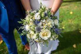 4comment s'habiller pour un mariage : Fleuriste Pour Le Mariage De Coline Guillaume A Riaille 44 Nymphea