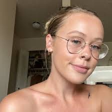 Emily Boso's Instagram, Twitter & Facebook