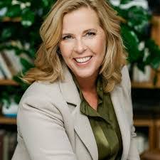 Sarah Overman's Instagram, Twitter & Facebook