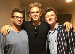 Cody simpson got candid about his previous relationship with miley cyrus months after they called it quits. Some Interesting Facts About Cody Simpson Family Bhw Celebrity Families Brad Simpson Cody Simpson
