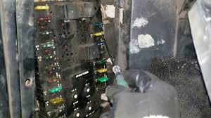 February 3, 2019february 3, 2019. Fuse Box And Wiring Problems In 1987 Peterbilt 379 Youtube