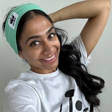 Julie Messinger's Instagram, Twitter & Facebook