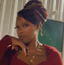 Candee Jones's Instagram, Twitter & Facebook