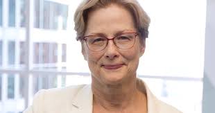 Lee Dupuis's Instagram, Twitter & Facebook