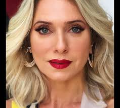 Foto: Marcio Sanchez aconselha combinar na maquiagem com batons vermelhos,  marrons e vinhos uma pele bem iluminada.