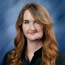 Lindsey Graf's Instagram, Twitter & Facebook